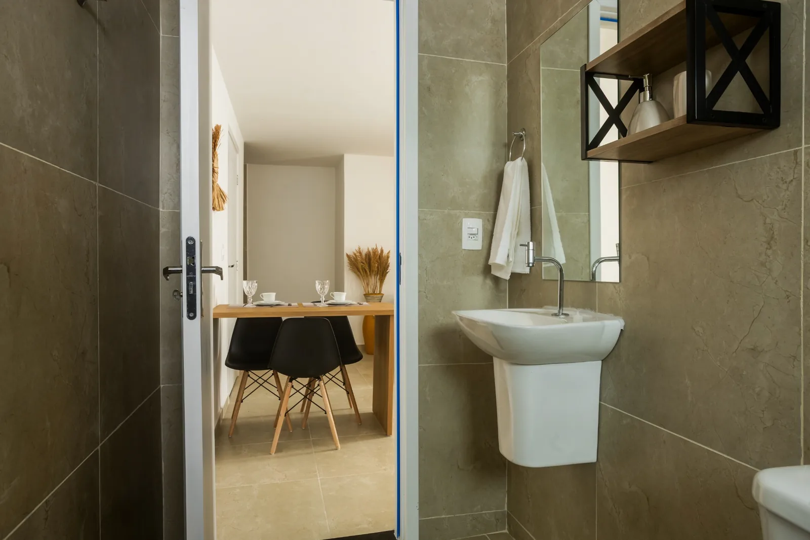 Banheiro integrado ao apartamento do LZT Comfort